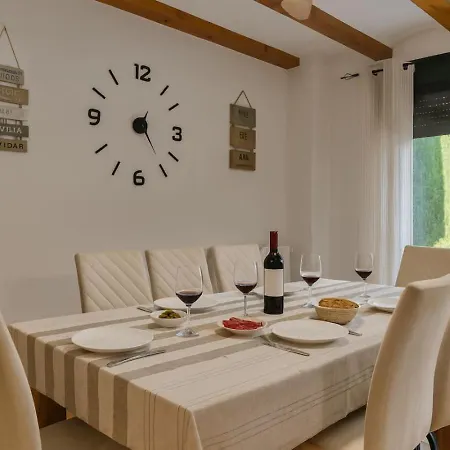 Ferienhaus Steps To Arenal - 4br Home, Pool, Garage & Bbq Jávea